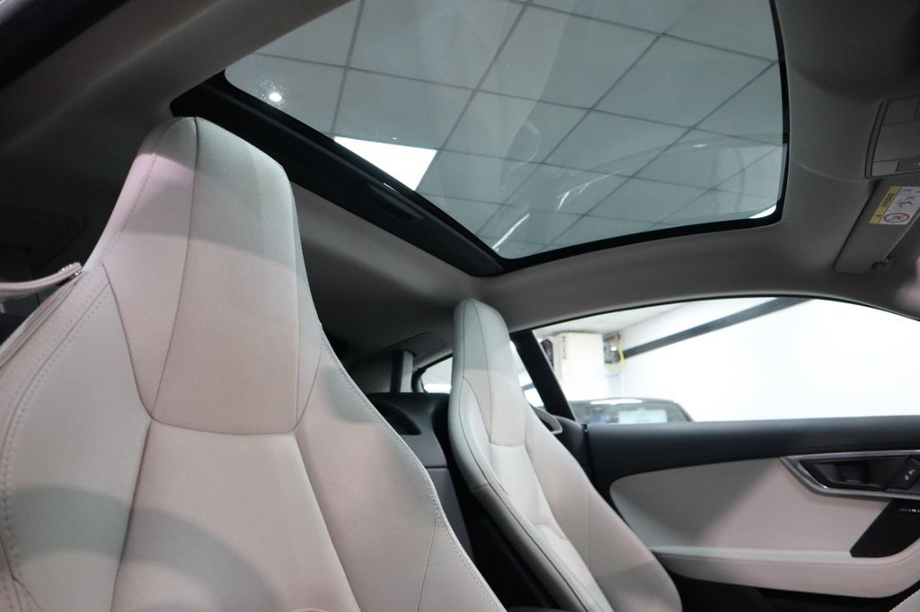 Used Jaguar F-Type 2019 for sale - 76223874: Photo 4