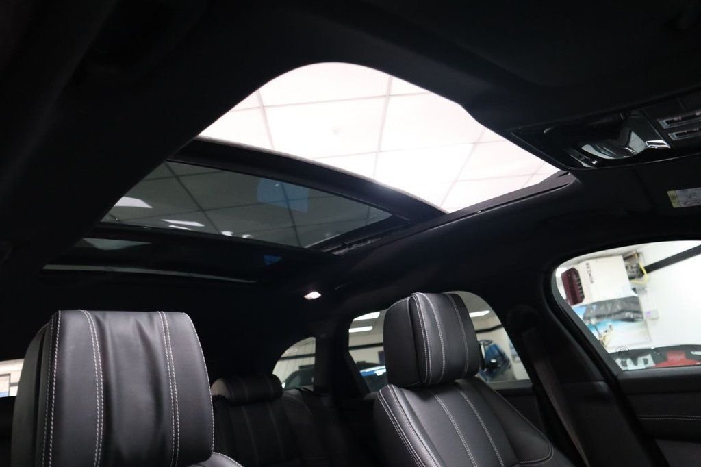Used Land Rover Range Rover Velar 2019 for sale - 76546708: Photo 4