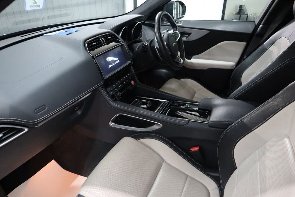 Used Jaguar F-Pace 2019 for sale - 77327947: Photo 18