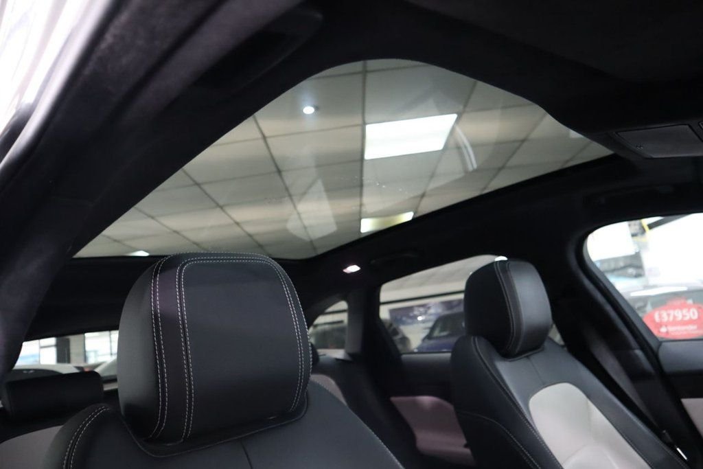 Used Jaguar F-Pace 2019 for sale - 77327947: Photo 4