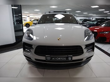 Used Porsche Macan 2019 for sale - 76068922: Photo 2