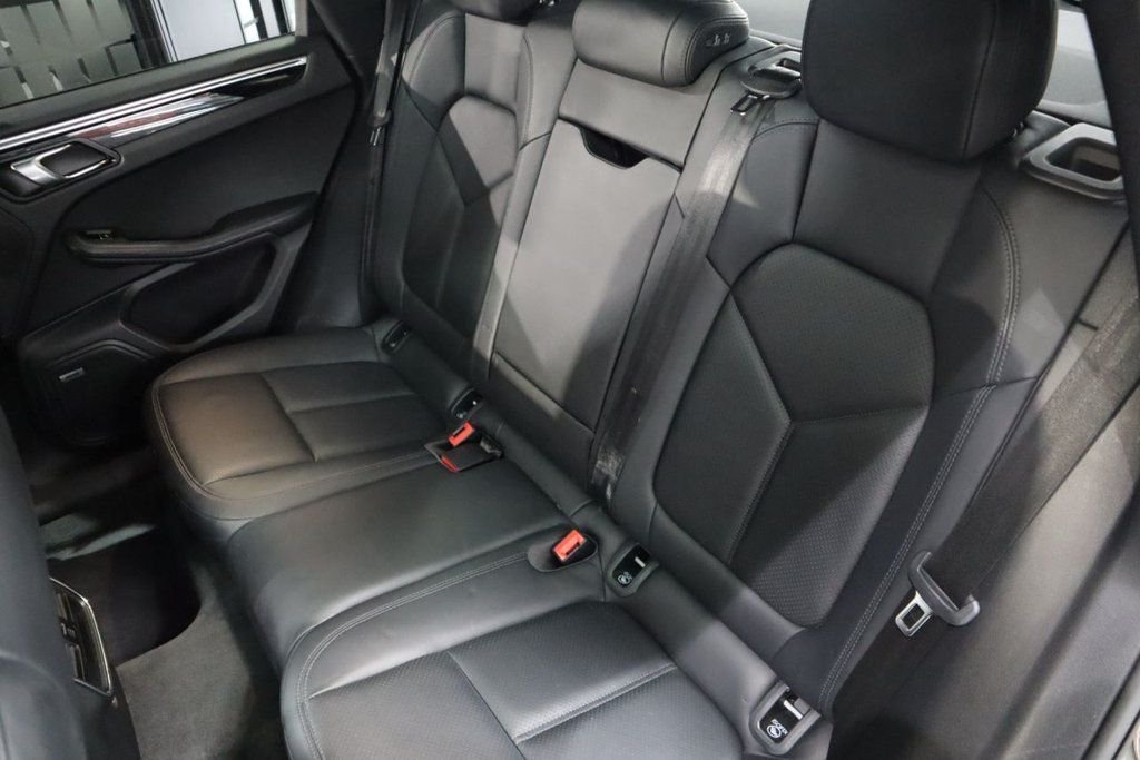 Used Porsche Macan 2021 for sale - 76635498: Photo 14