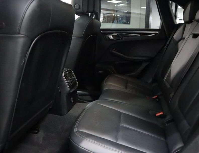 Used Porsche Macan 2021 for sale - 76635498: Photo 16
