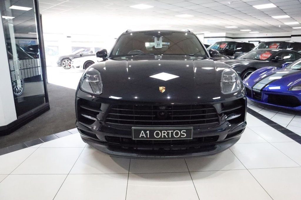 Used Porsche Macan 2021 for sale - 76635498: Photo 2