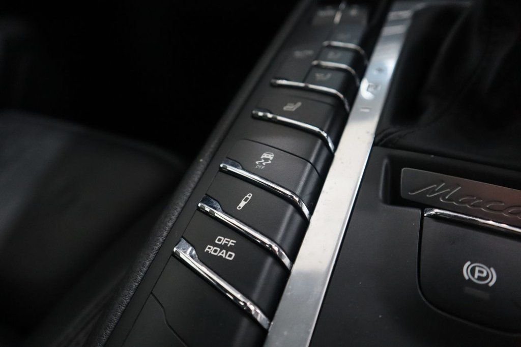 Used Porsche Macan 2021 for sale - 76635498: Photo 28