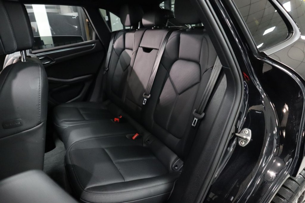 Used Porsche Macan 2021 for sale - 76635498: Photo 33