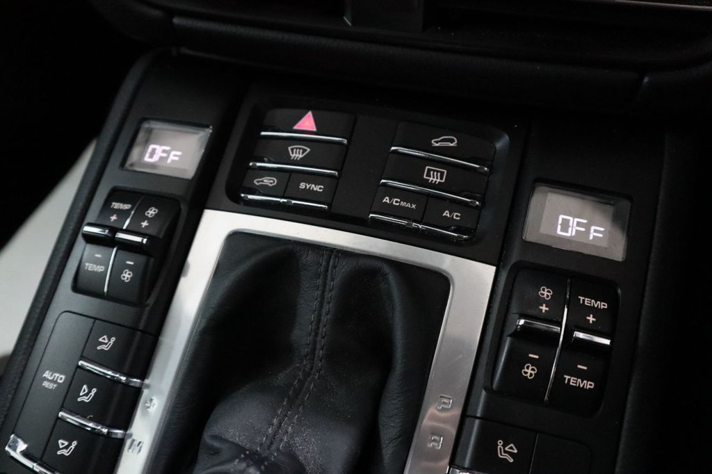 Used Porsche Macan 2021 for sale - 76635498: Photo 37