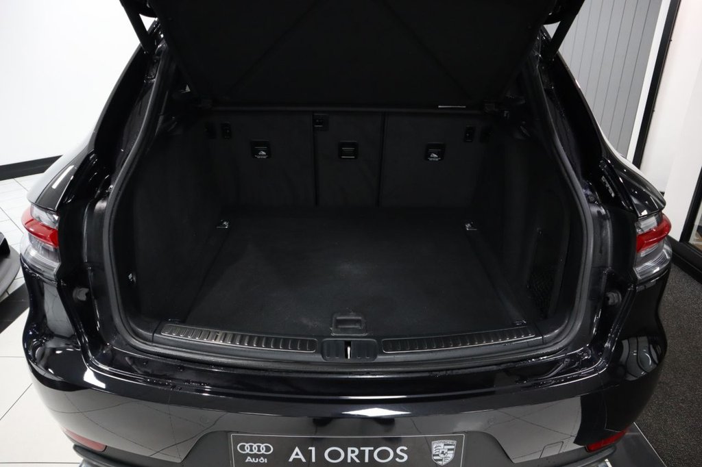 Used Porsche Macan 2021 for sale - 76635498: Photo 38