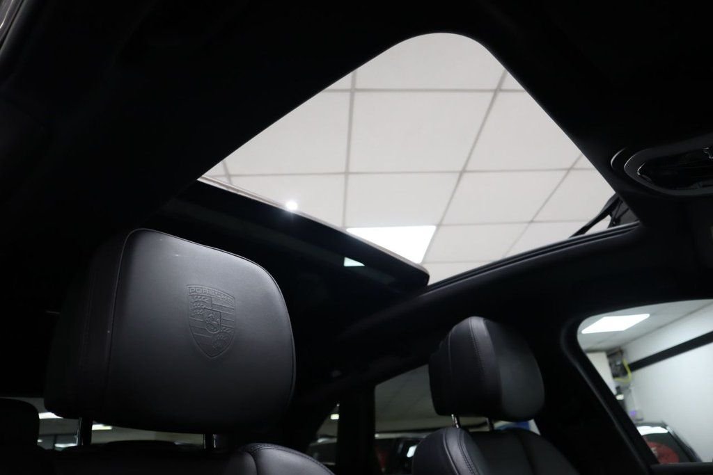 Used Porsche Macan 2021 for sale - 76635498: Photo 4