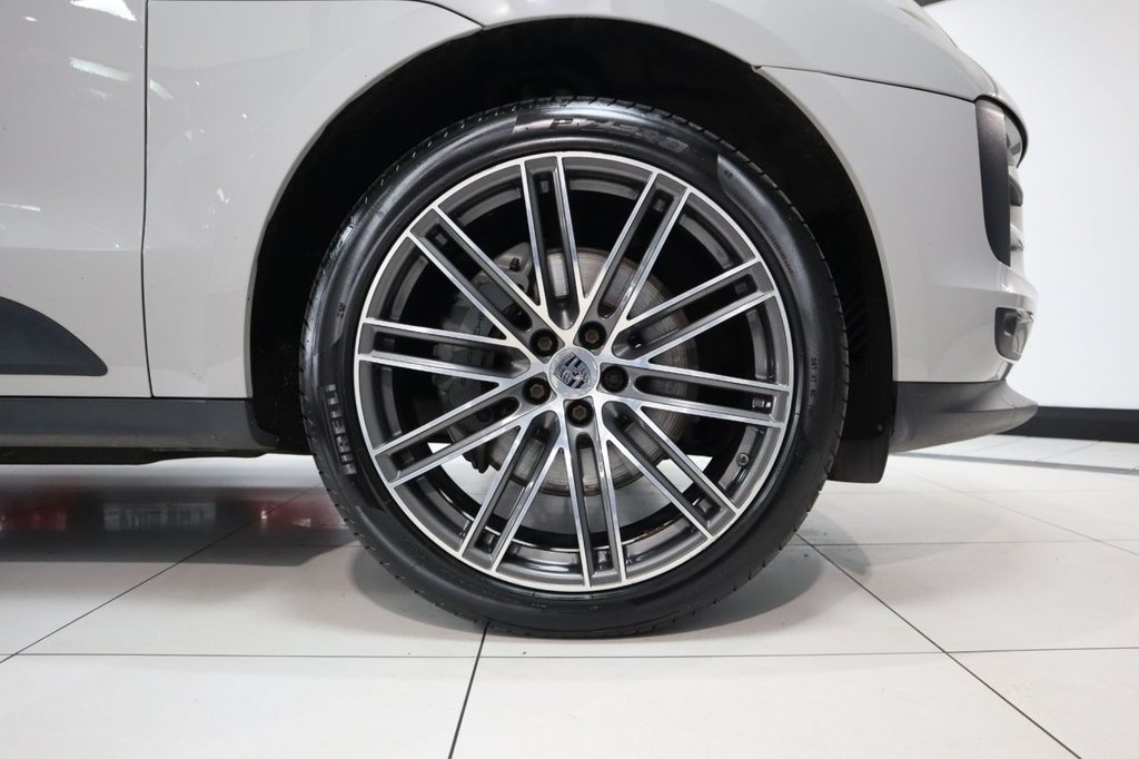 Used Porsche Macan 2019 for sale - 76163105: Photo 12