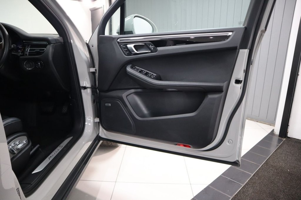 Used Porsche Macan 2019 for sale - 76163105: Photo 15