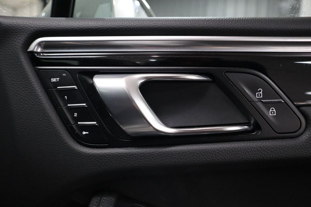 Used Porsche Macan 2019 for sale - 76163105: Photo 18