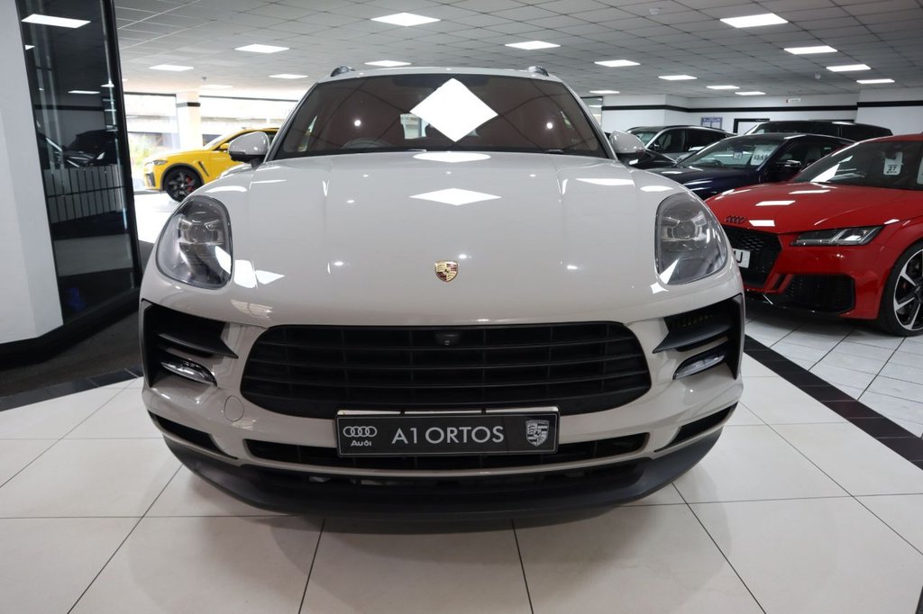 Used Porsche Macan 2019 for sale - 76163105: Photo 2