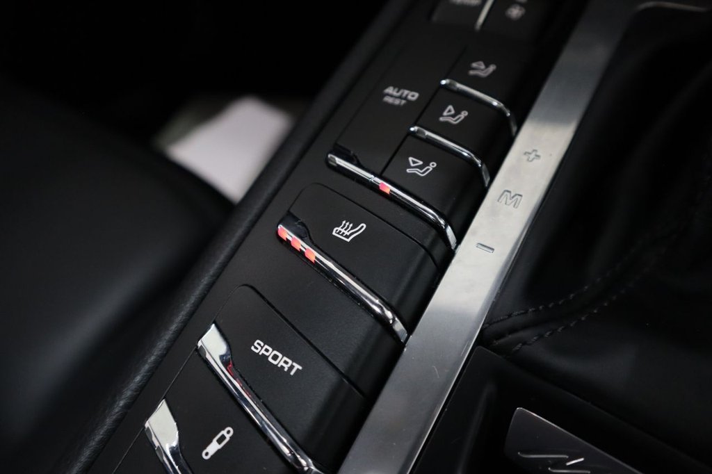 Used Porsche Macan 2019 for sale - 76163105: Photo 33