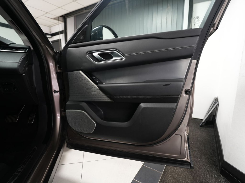 Used Land Rover Range Rover Velar 2018 for sale - 78102667: Photo 13