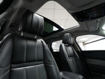 Used Land Rover Range Rover Velar 2018 for sale - 78102667: Photo