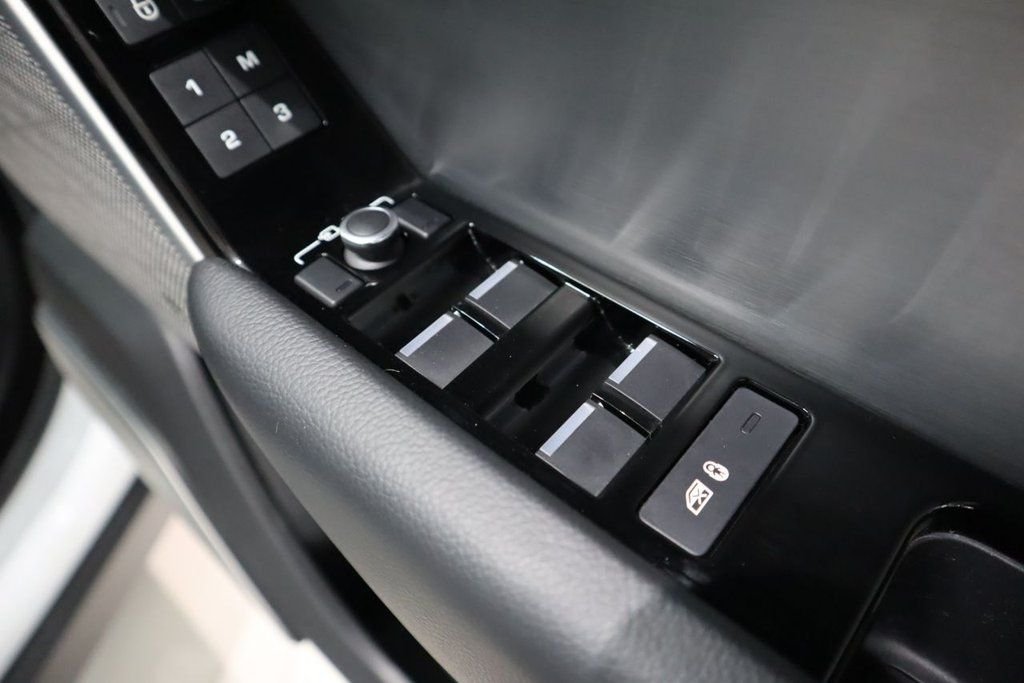 Used Land Rover Range Rover Velar 2019 for sale - 77408313: Photo 8