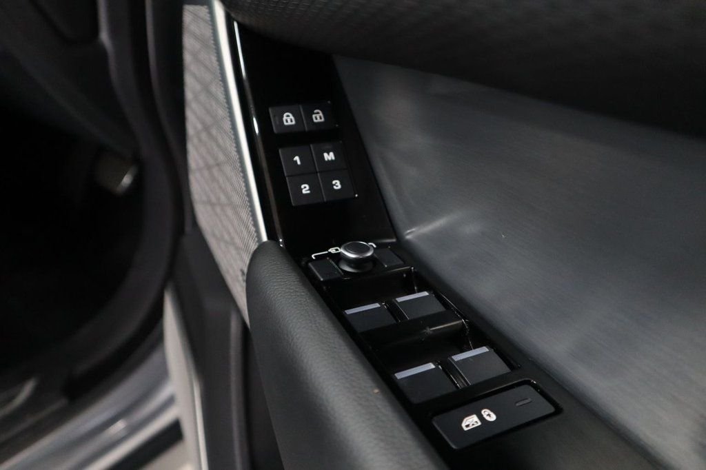 Used Land Rover Range Rover Velar 2021 for sale - 77341953: Photo 16