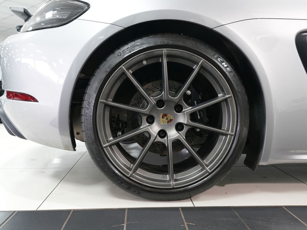Used Porsche Cayman 2022 for sale - 77785929: Photo 17