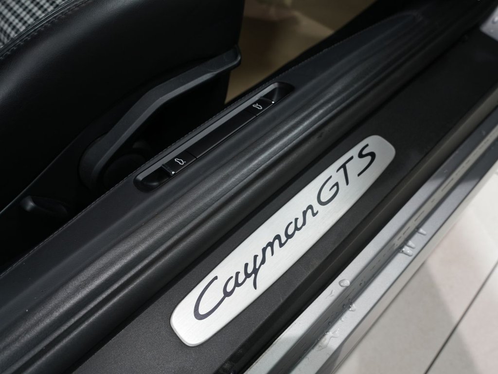 Used Porsche Cayman 2022 for sale - 77785929: Photo 25