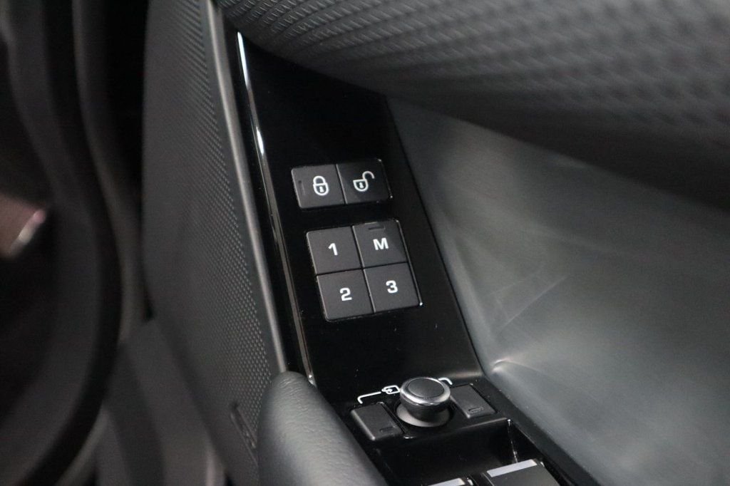 Used Land Rover Range Rover Velar 2019 for sale - 77122345: Photo 9