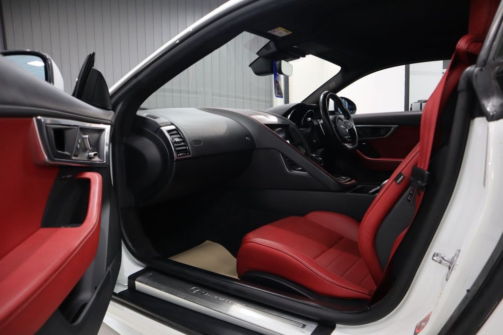 Used Jaguar F-Type 2019 for sale - 77263610: Photo 25
