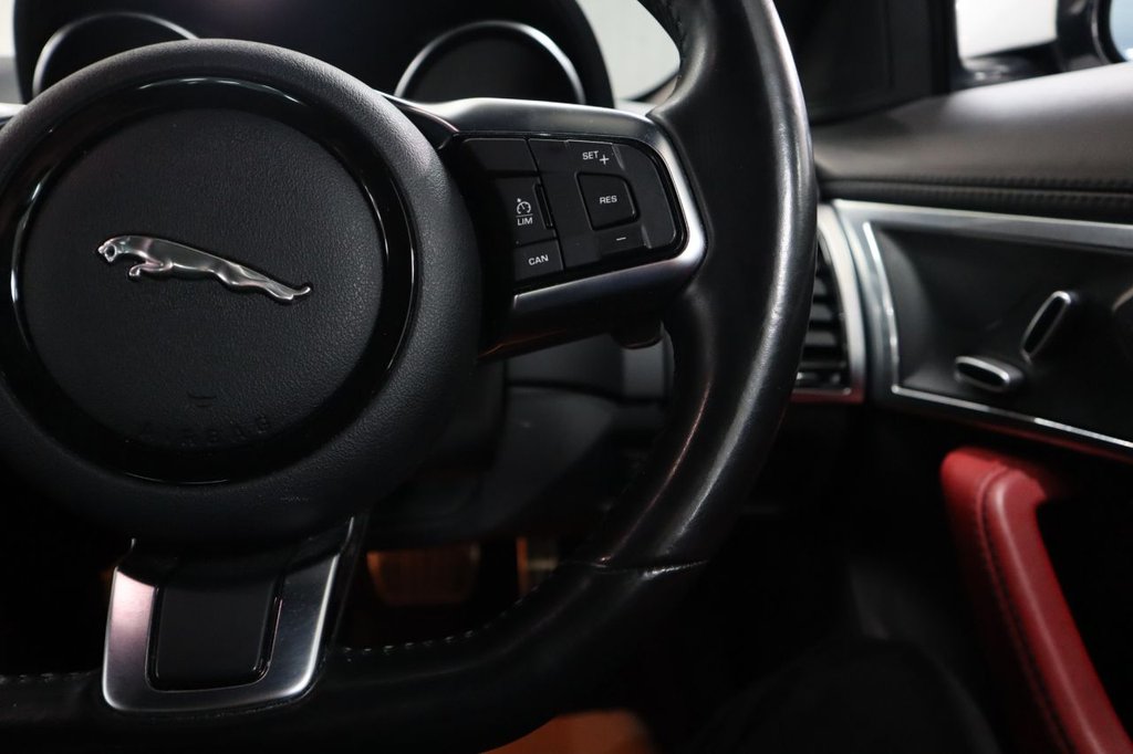 Used Jaguar F-Type 2019 for sale - 77263610: Photo 30