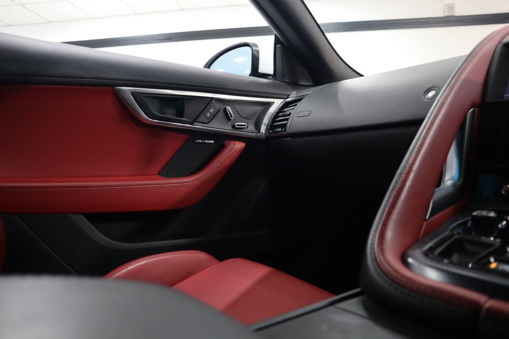 Used Jaguar F-Type 2019 for sale - 77263610: Photo 48