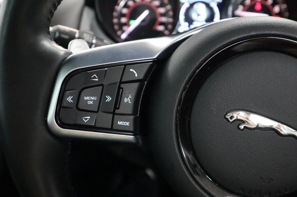 Used Jaguar F-Type 2019 for sale - 76417270: Photo 10