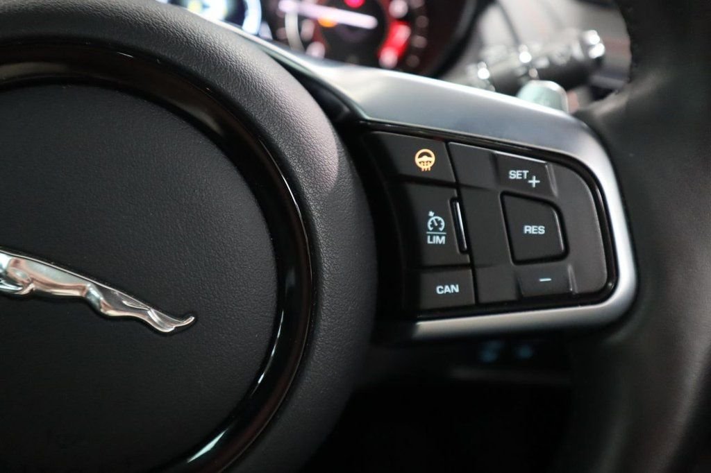 Used Jaguar F-Type 2019 for sale - 76417270: Photo 11