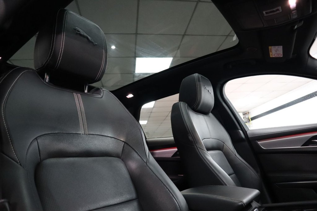 Used Jaguar F-Pace 2021 for sale - 76039202: Photo 4