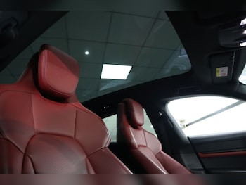 Used Porsche Taycan 2022 for sale - 75654268: Photo
