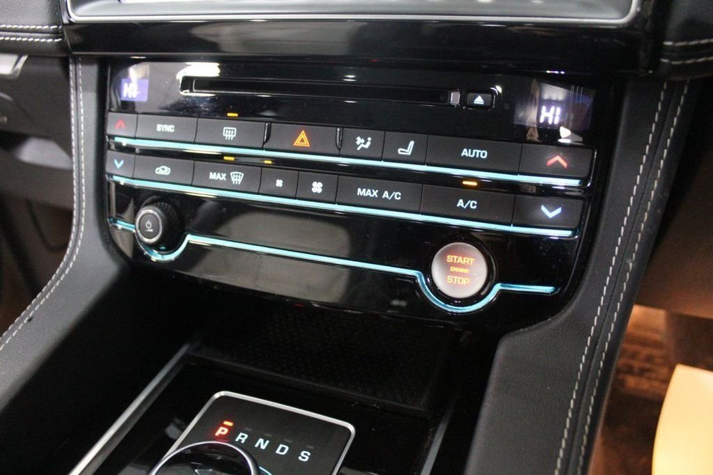 Used Jaguar F-Pace 2018 for sale - 76617667: Photo 15