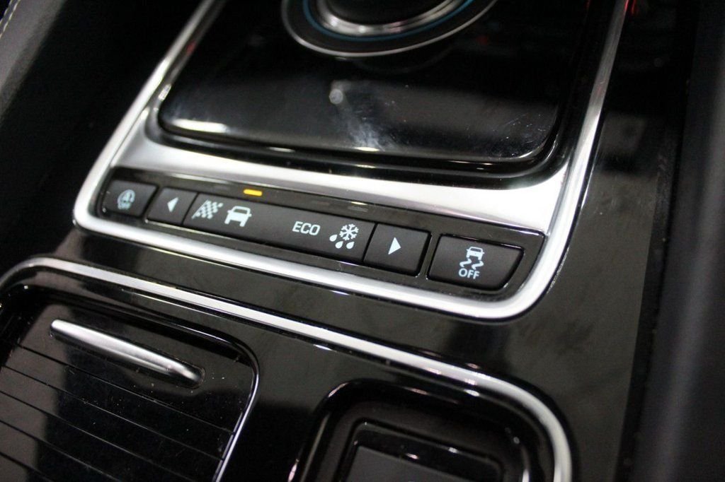 Used Jaguar F-Pace 2018 for sale - 76617667: Photo 16