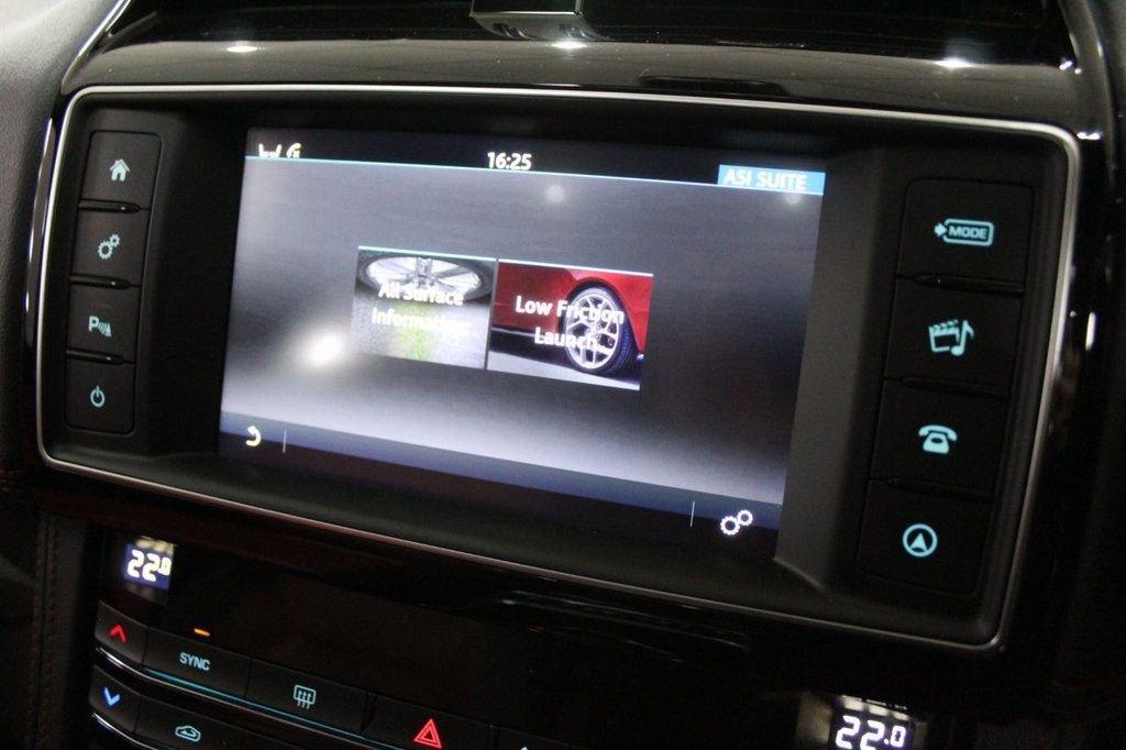 Used Jaguar F-Pace 2018 for sale - 76617667: Photo 21