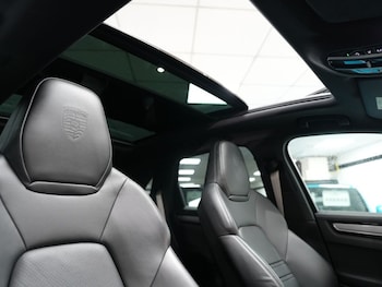 Used Porsche Cayenne 2023 for sale - 78828570: Photo