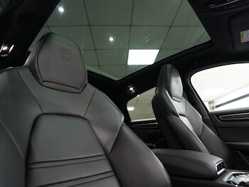 Used Porsche Cayenne 2023 for sale - 77810003: Photo