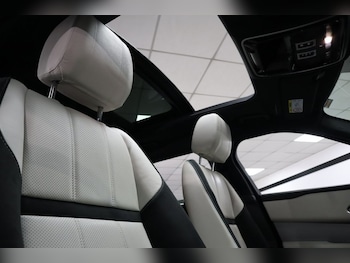 Used Land Rover Range Rover Velar 2021 for sale - 75509451: Photo