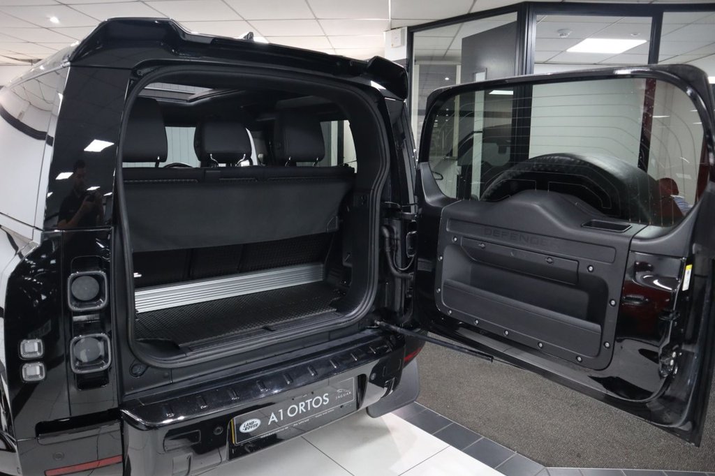 Used Land Rover Defender 2021 for sale - 76086403: Photo 15