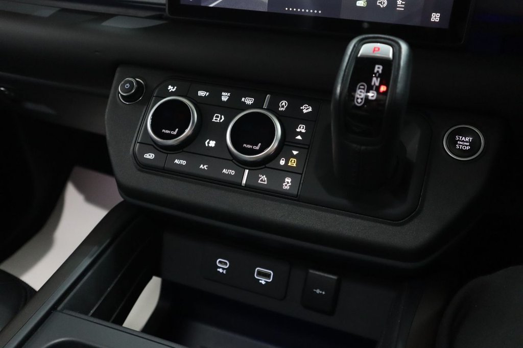 Used Land Rover Defender 2021 for sale - 76086403: Photo 37