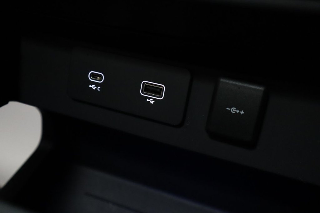 Used Land Rover Defender 2021 for sale - 76086403: Photo 41