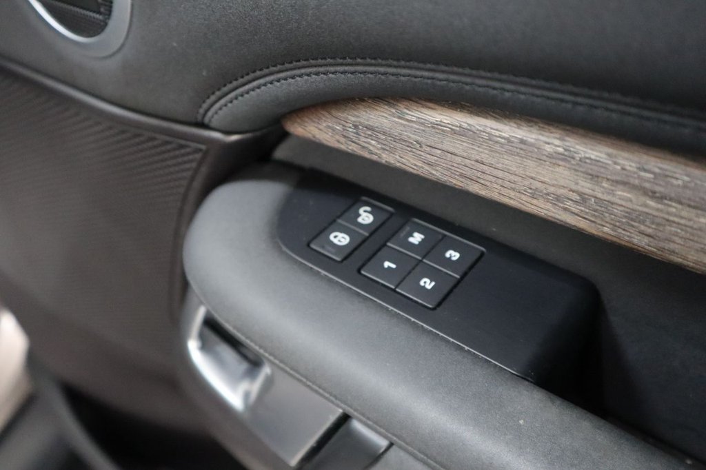 Used Land Rover Discovery 2017 for sale - 76660677: Photo 14