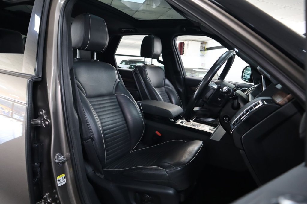 Used Land Rover Discovery 2017 for sale - 76660677: Photo 15