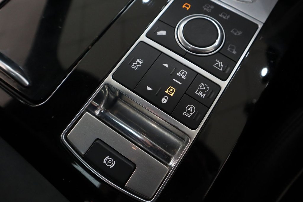 Used Land Rover Discovery 2017 for sale - 76660677: Photo 32