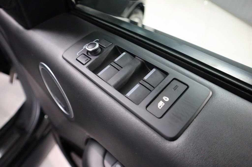 Used Land Rover Discovery 2019 for sale - 76119260: Photo 28