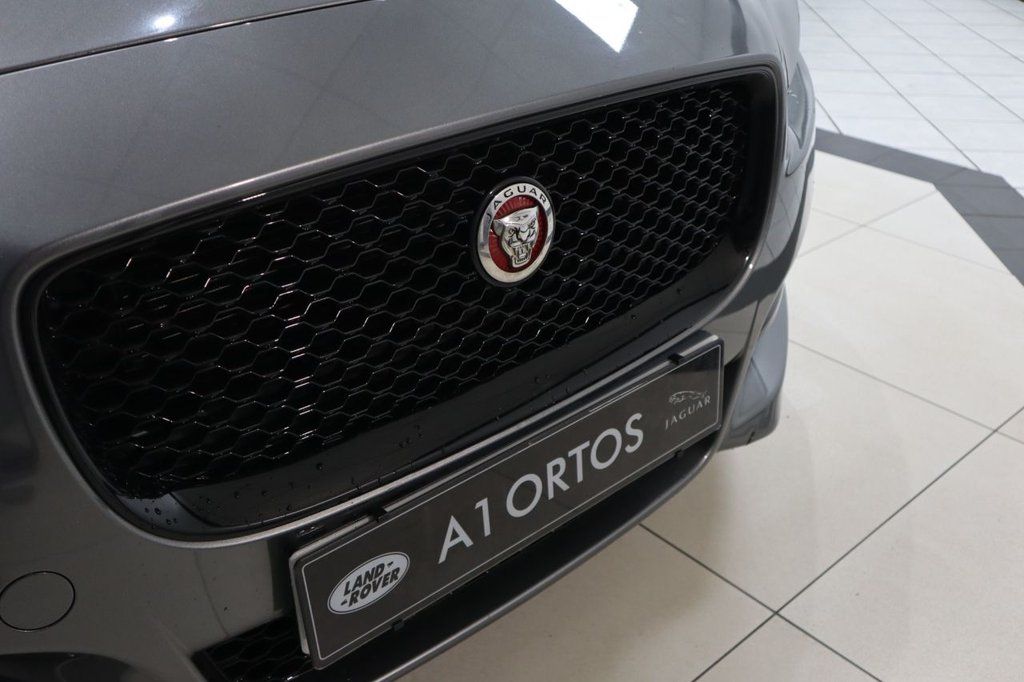 Used Jaguar XE 2016 for sale - 77614246: Photo 11