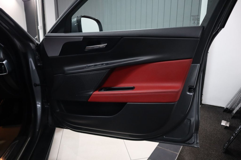 Used Jaguar XE 2016 for sale - 77614246: Photo 15