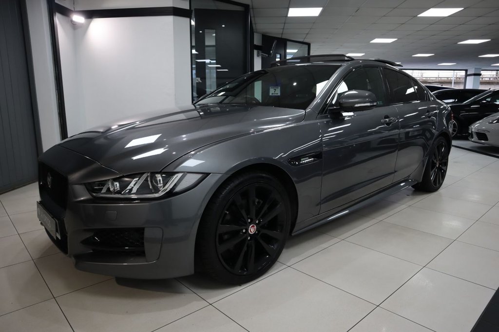 Used Jaguar XE 2016 for sale - 77614246: Photo 3