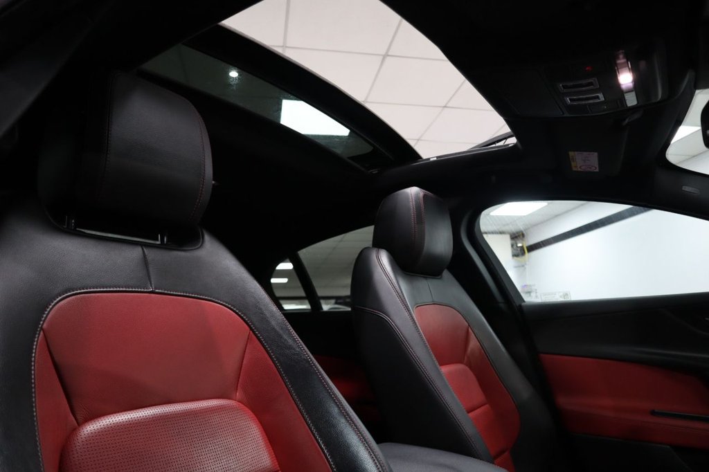 Used Jaguar XE 2016 for sale - 77614246: Photo 4