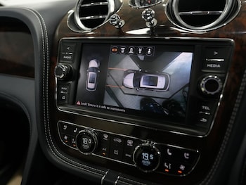 Used Bentley Bentayga 2018 for sale - 79437678: Photo
